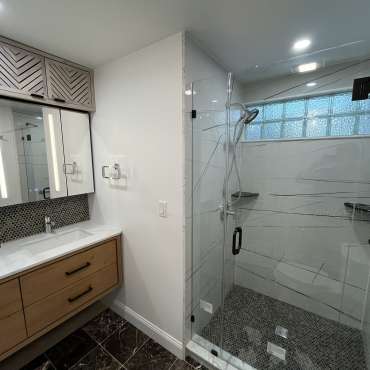 Bathroom Remodeling in Newton | Luxury Walk-In Showers & Modern Design