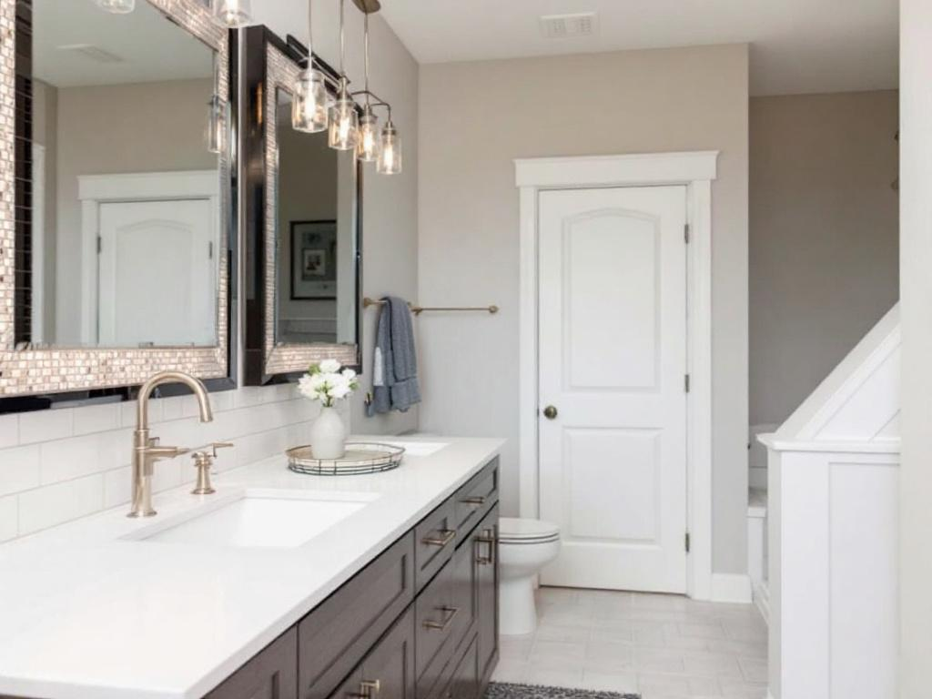 Experts discussing the top performing general contractors in local areas specialized in remodeling.